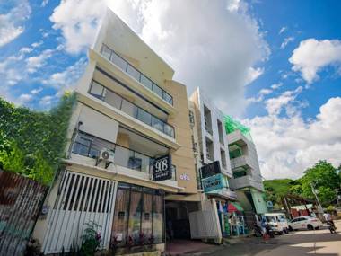 OYO 707 908 Salinas Suites