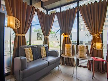 OYO 707 908 Salinas Suites