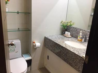 Arterra L: OceanView. Fast WiFi Nflix Kitchen