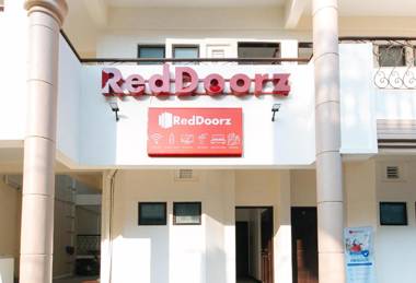 RedDoorz near De La Salle Dasmarinas Cavite