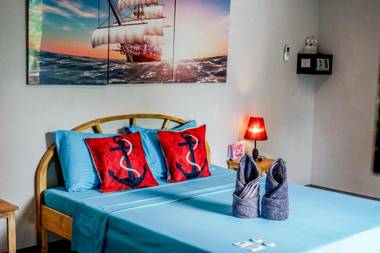 Captains Lodge and Bar