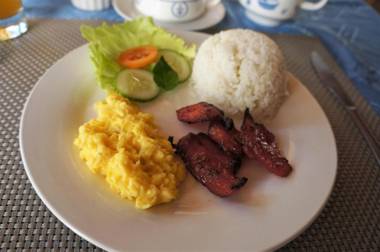 Captain's Lodge and Bar