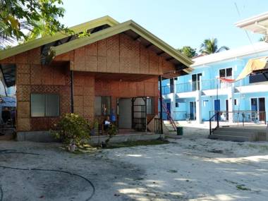 D & B BLUESTAR BEACH RESORT