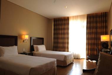 Summit Ridge Tagaytay - Multiple Use Hotel