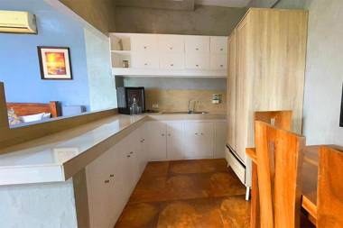 Casa Alegria Bed and Breakfast Tagaytay by Cocotel