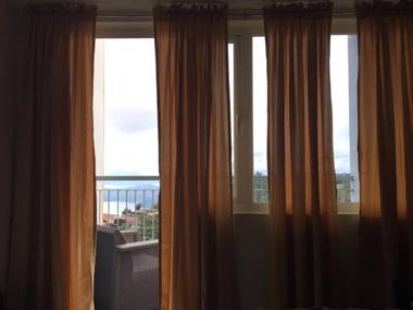 Ron's Condo Overlooking the Lake