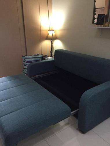 Ron's Condo Overlooking the Lake