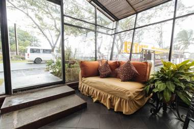 RedDoorz Plus The Ridge Tagaytay City - Vaccinated Staff