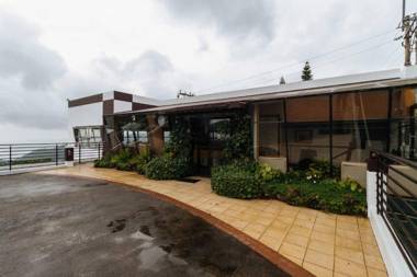 RedDoorz Plus The Ridge Tagaytay City - Vaccinated Staff