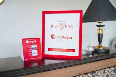 RedDoorz @ Tolentino East Road Tagaytay
