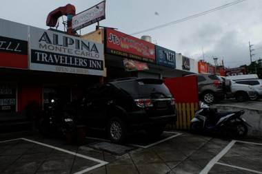 Alpina Monte Carlo Travellers Inn