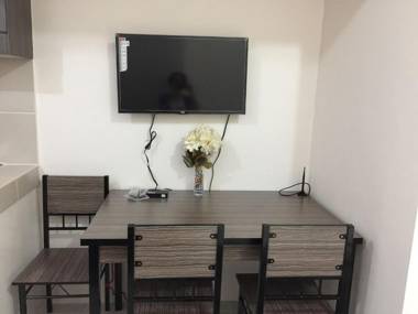 Cityland Taal Lake Staycation-Family Suite & Studio