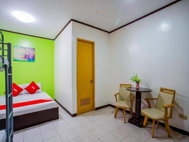 OYO 814 Laurien's Budget Hotel