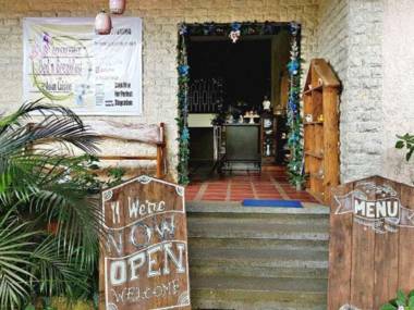 Royal Thee Bed & Breakfast