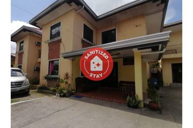 OYO 879 Laurien's Budget Hotel 2