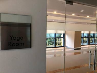 37Z One Eastwood Avenue