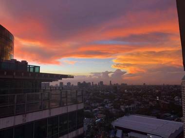 37Z One Eastwood Avenue