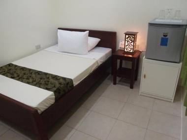 Blue Lagoon Inn & Suites