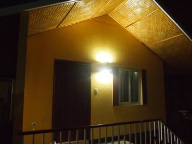 Blue Lagoon Inn & Suites