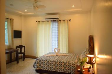 Villa de Sierra Vista Bay and Mountain View Inn