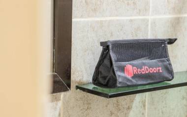 RedDoorz Plus near Rizal Junction