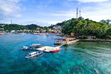 El Galleon Dive Resort With Asia Divers