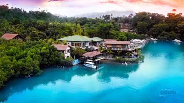 Edgewater Dive & Spa Resort