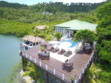 Edgewater Dive & Spa Resort