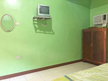 Queen of Isle Restaurant and Cottages