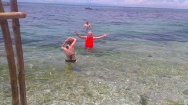 Luna Oslob Travellers Inn