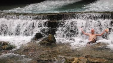 Luna Oslob Travellers Inn