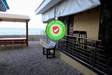 Luzmin BH - Beachfront Cottages