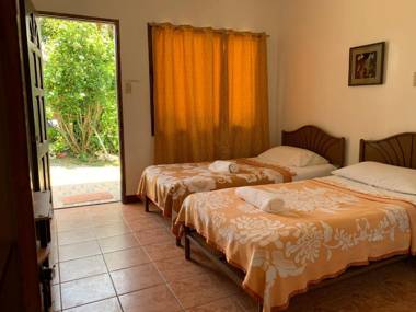 Eve's Kiosk Dive Resort