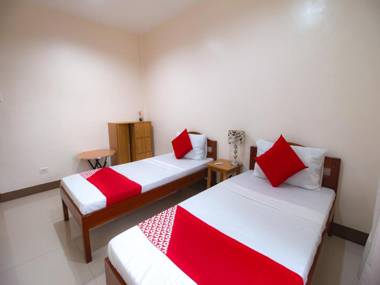 OYO 781 Junie Pension House