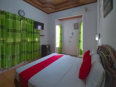 Vaccinated Staff - OYO 771 Darius' Residences