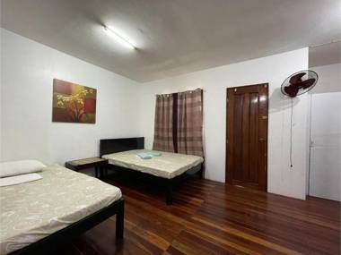 OYO 796 Southpoint Hostel And Restobar