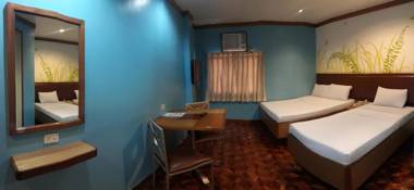 Park Bed & Breakfast Hotel Pasay - Vaccinated Staff
