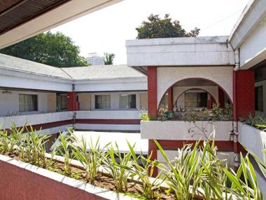 Broadway Court Apartelle 4th Street