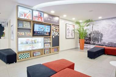 Red Planet Manila Mabini