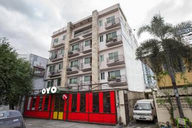 Vaccinated Staff - OYO 714 Haeinsa Condotel