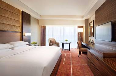 Hyatt Regency Manila City of Dreams (Staycation Approved)