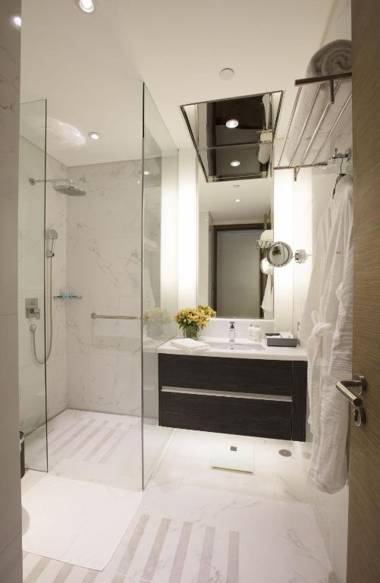 Makati Diamond Residences