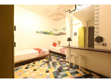 Vaccinated Staff - OYO 866 Junction Hostels