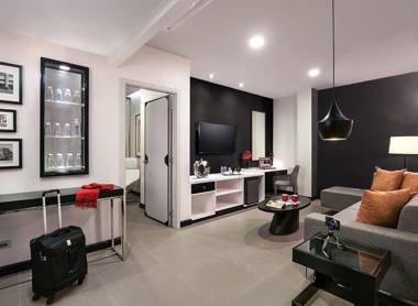 Summit Hotel Magnolia