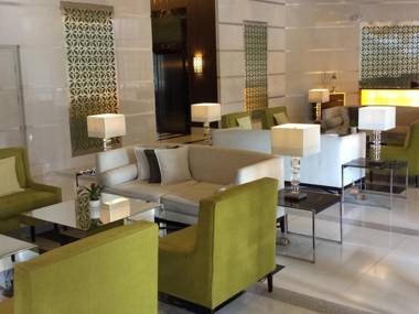 Family Studio at Twin Oaks Place