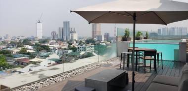 Privato Quezon City - Multiple Use Hotel