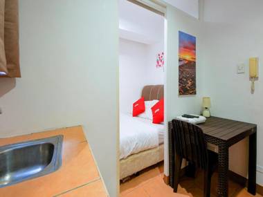 Vaccinated Staff - OYO 859 City Stay Inns Pasong Tamo