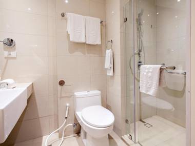 Jinjiang Inn Makati - Multiple Use Hotel