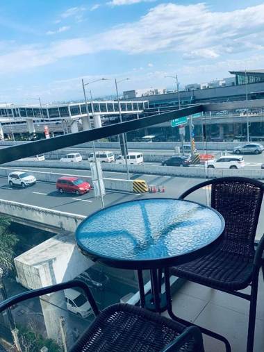 H&M Management @ One Palm Tree Villas