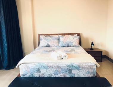 Studio Condo Across Airport (Two Palmtree Villas)